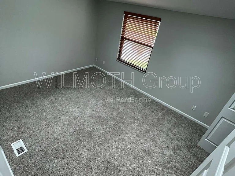 8536 Hague Rd — Photo 12