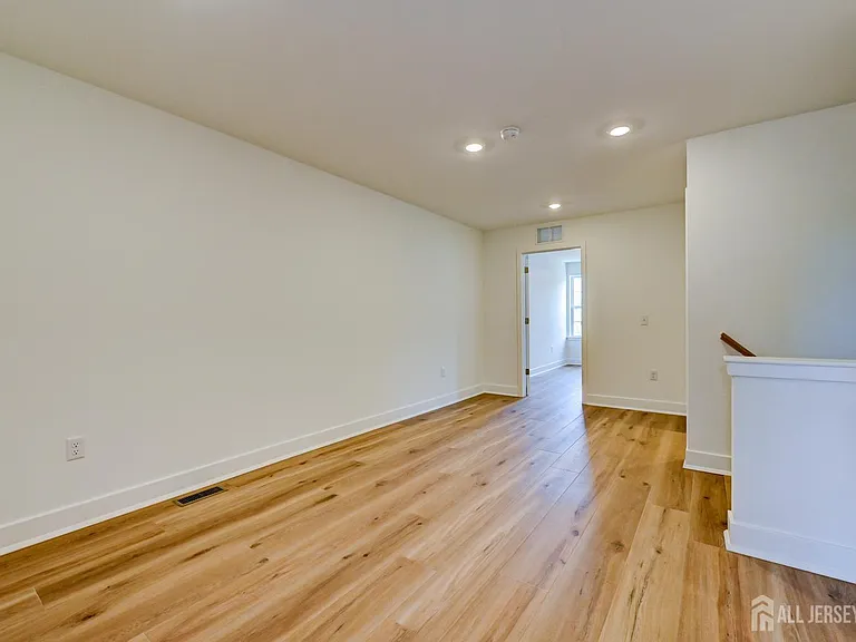 13 Griffin Ln — Photo 27