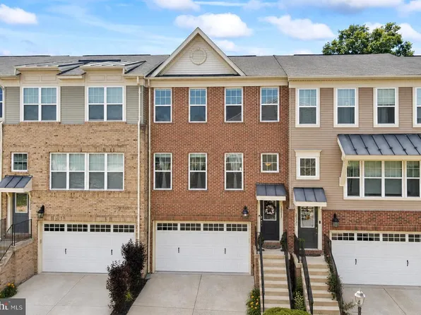 25333 Wakestone Park Ter, Chantilly, VA 20152