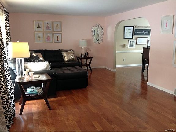 5th image of 104 Wood Acres Dr