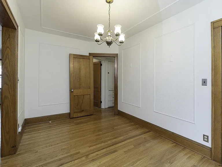 110 Hollywood Ave #1 — Photo 9