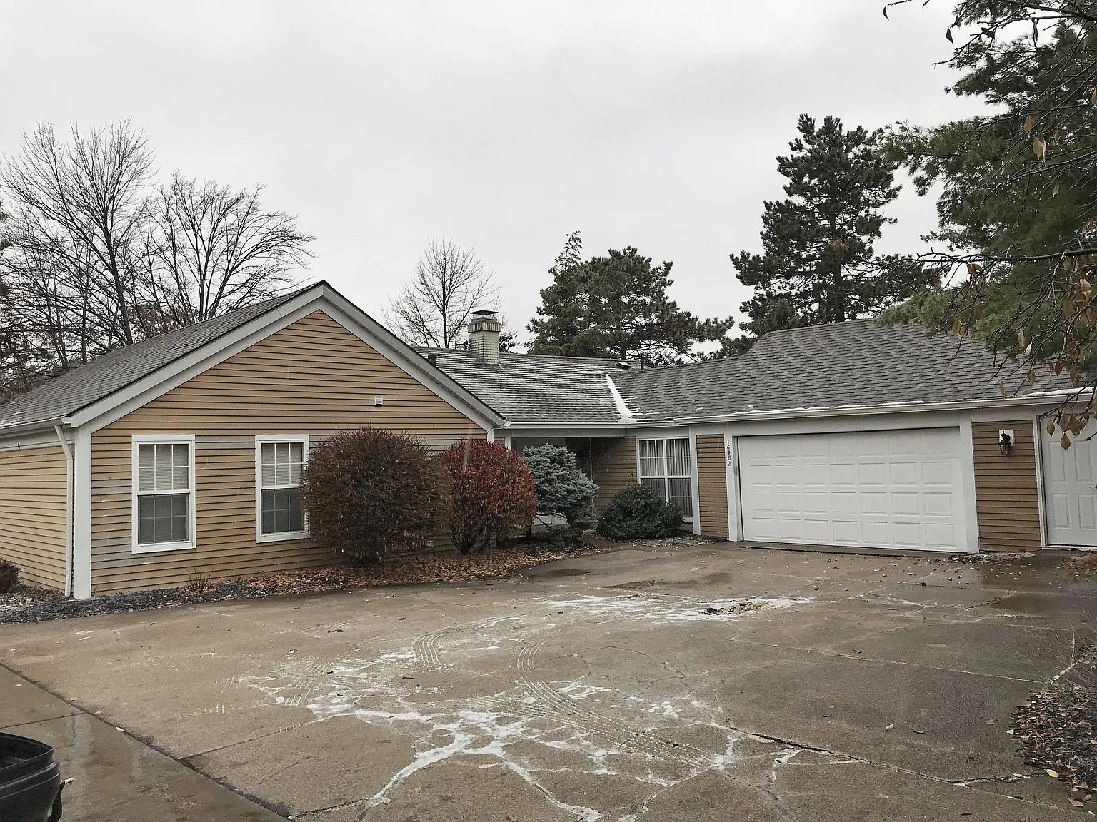 16482 Weymouth Ln photo 1