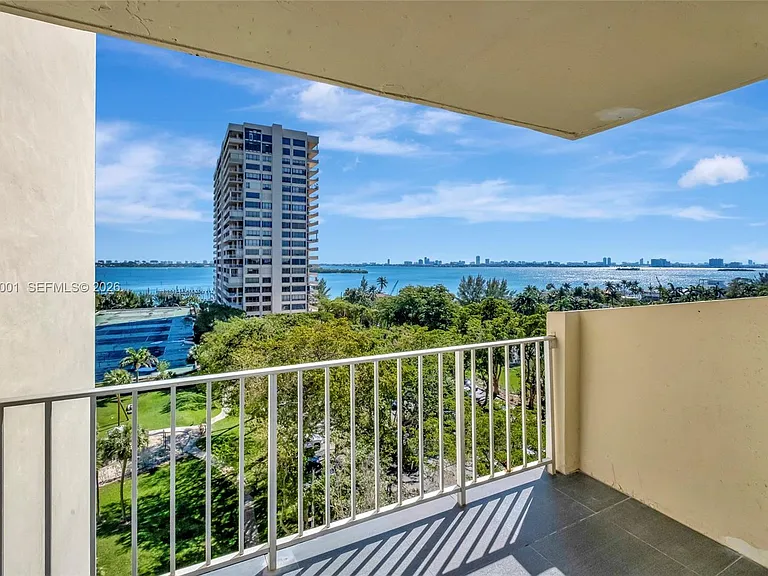 11111 Biscayne Blvd #9B-928 — Photo 23