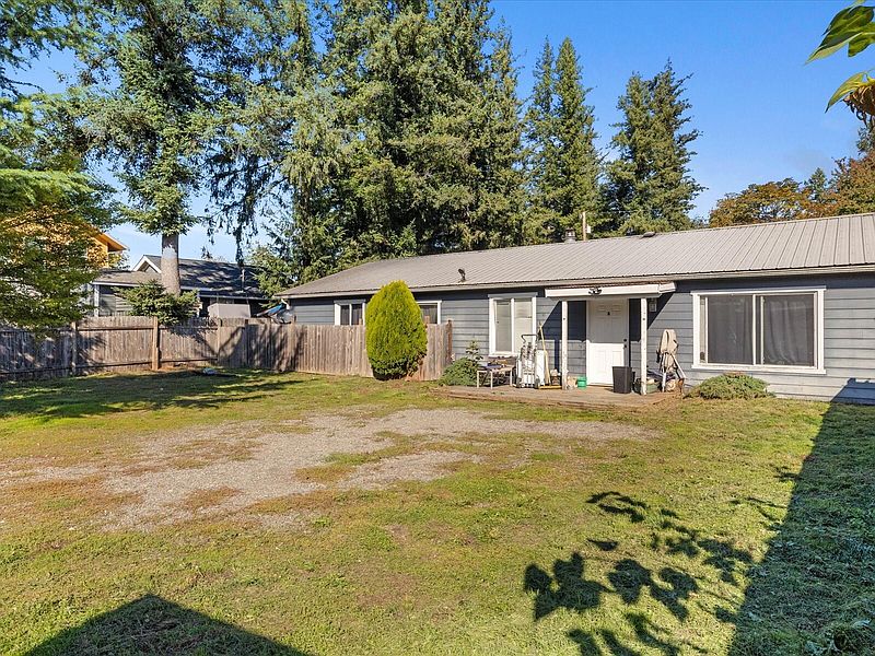 2nd image of 604 Orchard Avenue