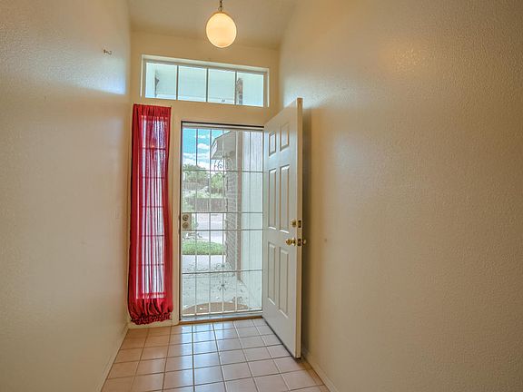 3rd image of 12 Cedar Ave
