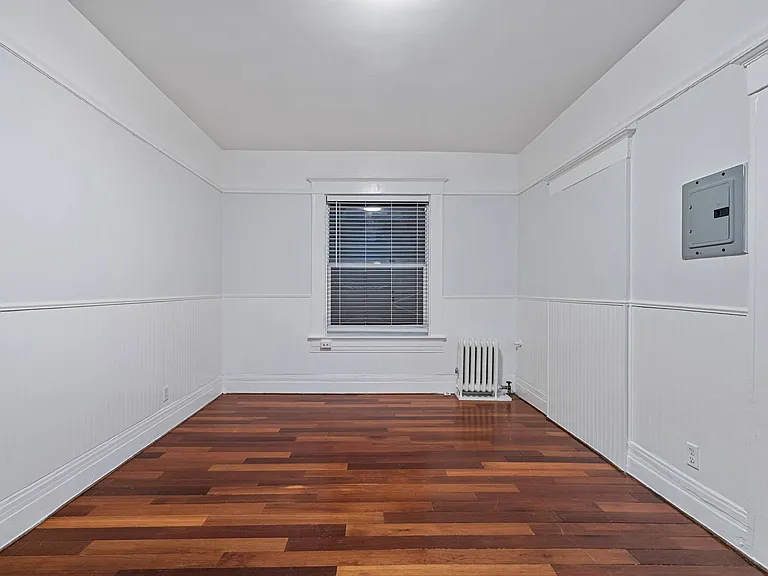 1008 Larkin — Photo 1