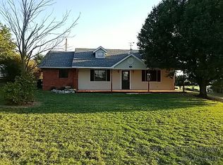 121 Hillcrest Dr, Elgin, OK 73538