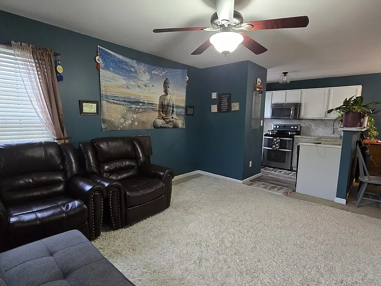 9201 Spring Creek Ln — Photo 11