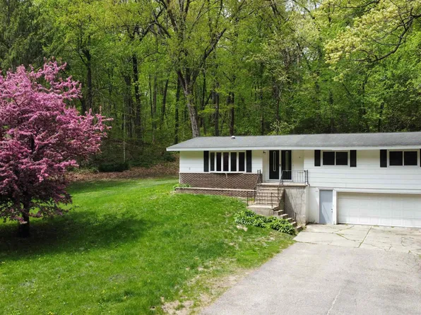 N4015 Hale Rd, Mauston, WI 53948
