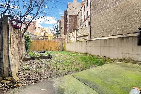 Rented by Brownstone Property Group | media 26