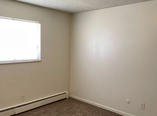 2927 State Farm Rd APT 6, Evans, CO 80620