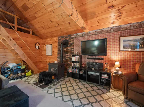 5 Pine Lane, Dallas Plt, ME 04970