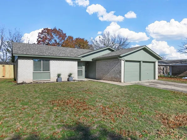 436 Fox Dr, Saginaw, TX 76179