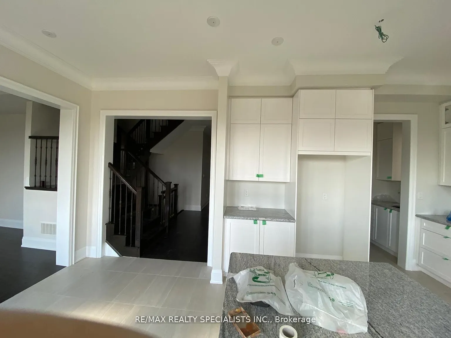 5 bed, $5,000 — Photo 3
