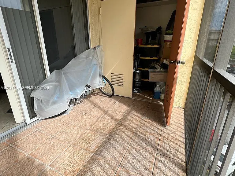 8215 Lake Dr #401 — Photo 6