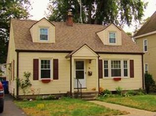 17 Chilson St, Springfield, MA 01118