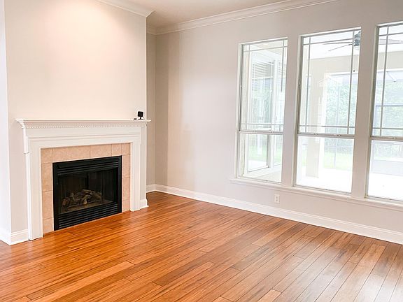 5th image of 1015 Eagle Point Dr