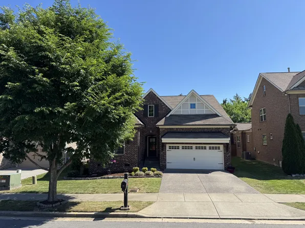 9069 Macauley Ln, Nolensville, TN 37135