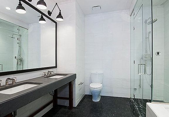 5th image of 425 W 50th St APT 16B