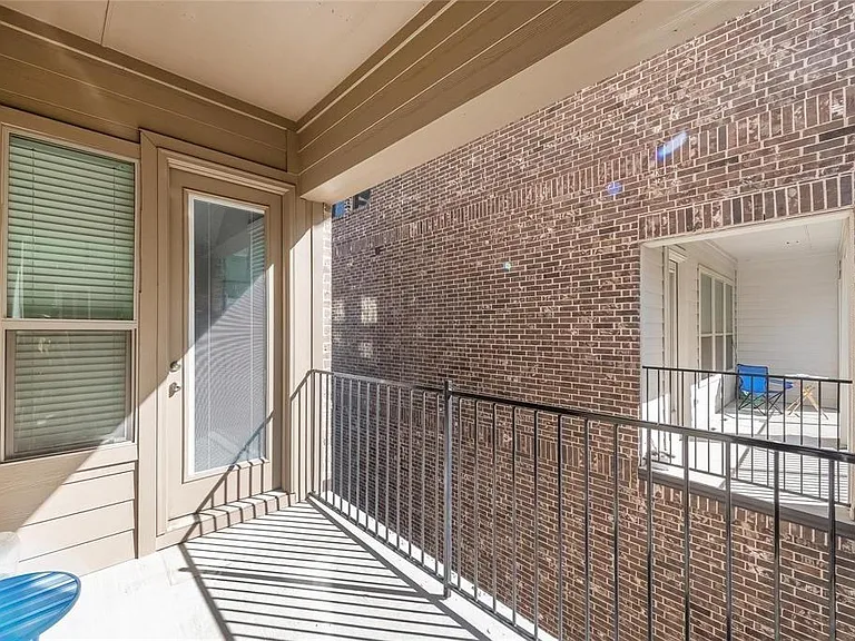2421 Springhill Ave — Photo 12