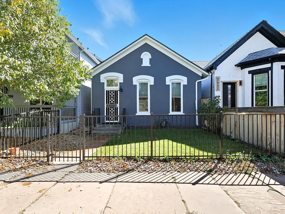 2446 Tremont Pl