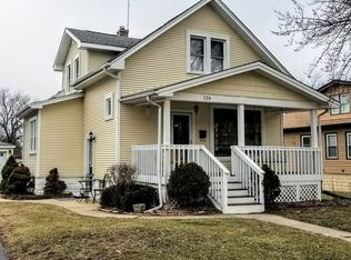 126 N Warwick Ave, Westmont, IL 60559