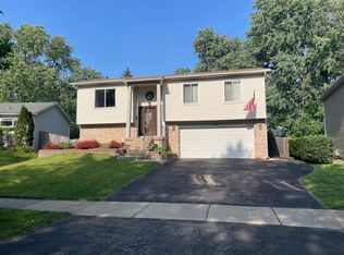 156 Thackeray Dr, Bolingbrook, IL 60440