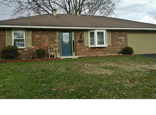 1015 Merrywood Dr, Englewood, OH