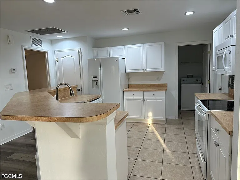 2207 NE 15th Ln — Photo 15