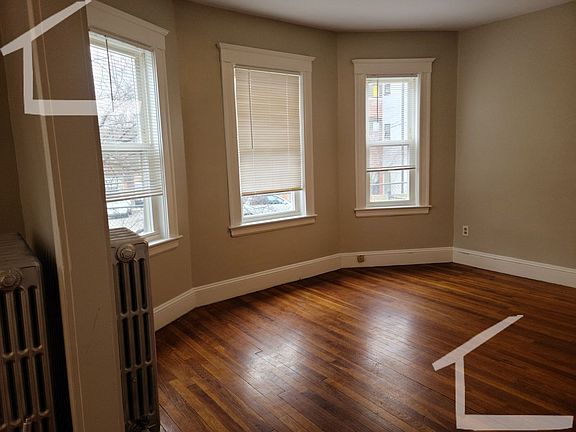 4th image of 8 Woodside Ave #1