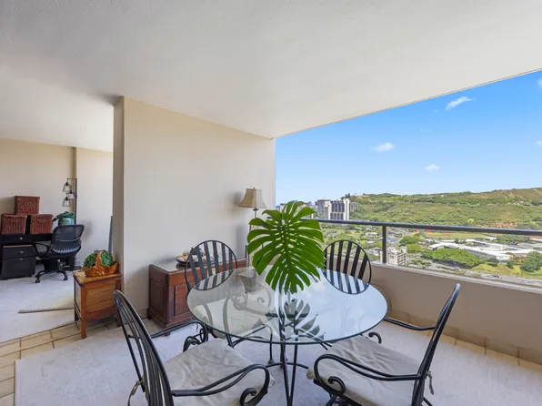 1717 Mott Smith Dr APT 2904, Honolulu, HI 96822