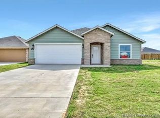 1189 Wild Indigo Cir, Calera, OK 74730