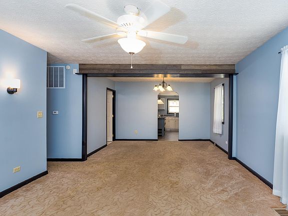 3rd image of 1729 Arlington Blvd