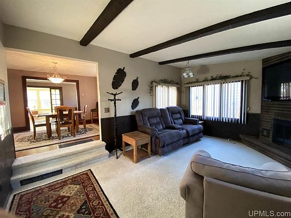3rd image of 636 Woodward Ave