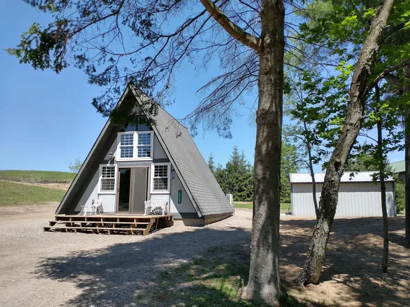 15712 Lakeway Dr, Wolverine, MI 49799