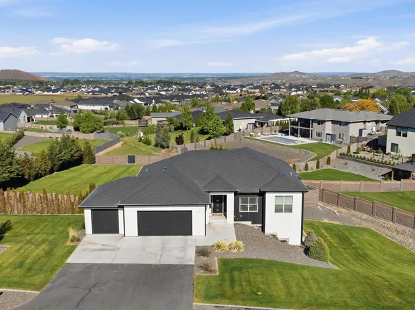14319 S Grandview Ln, Kennewick, WA 99338
