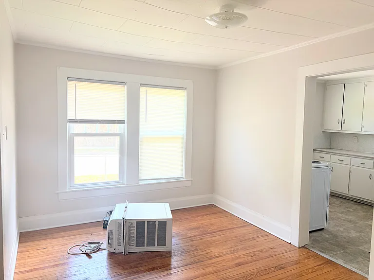 1706 Southgate St — Photo 6