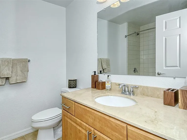 1064 N Tamiami Trl #1627 — Photo 27