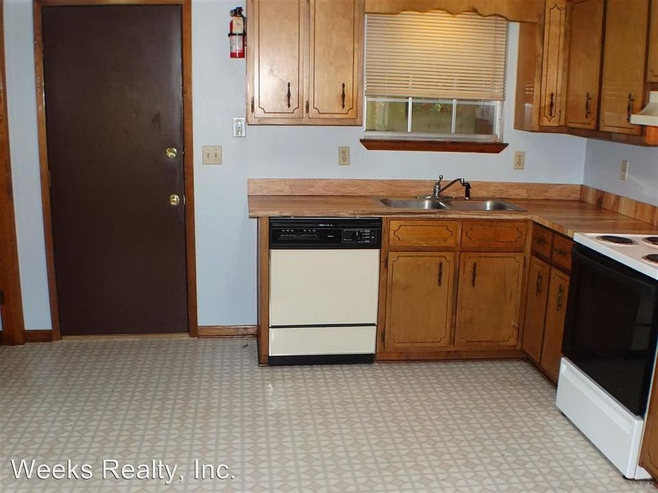 2nd image of 8814 N Davis Hwy #A