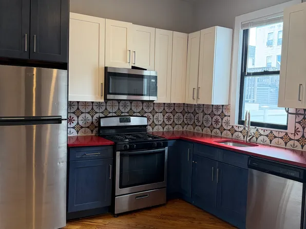 737 Garfield Avenue image 1 of 7