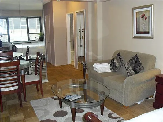 Rented by RELO REDAC INC. | media 8