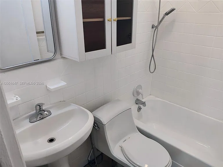 717 Jefferson Ave #6 — Photo 8