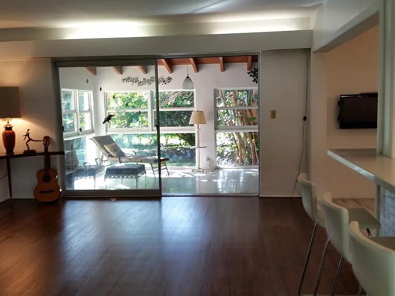 450 Tivoli Ave — Photo 6