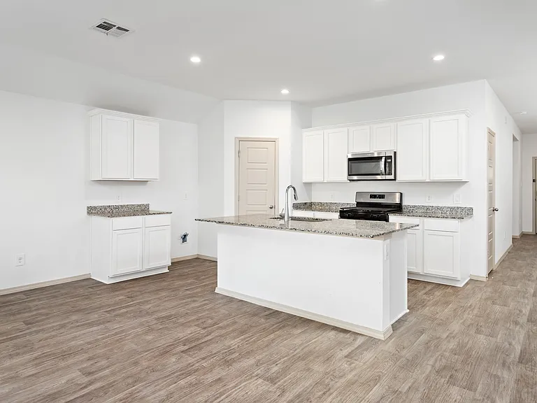 6715 Riplee St — Photo 5