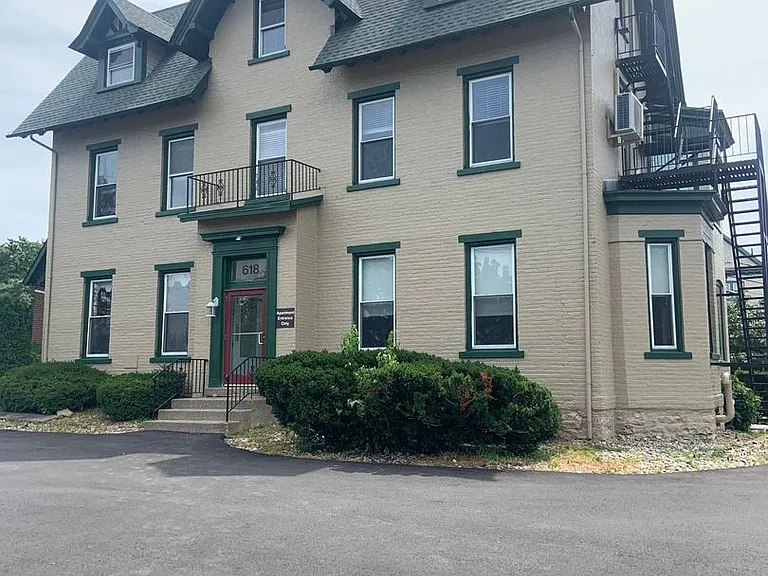618 Delaware Ave — Photo 1