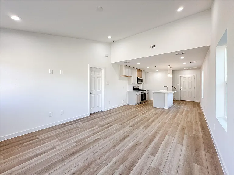 2726 Discovery Trails Ct — Photo 16