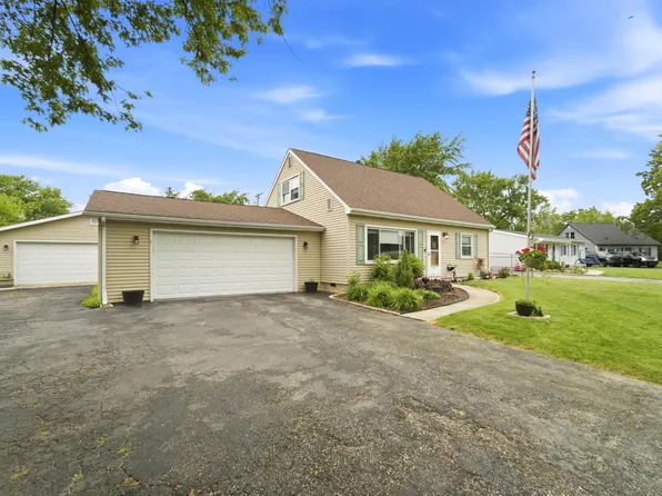 670 Newport Rd, Valparaiso, IN 46385