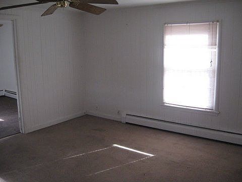 2nd image of 2900 Ezra Ave