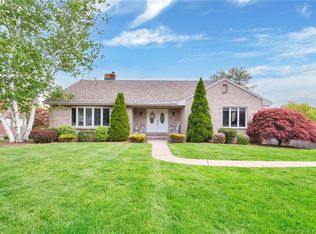 26 Ridgewood Rd, Newington, CT 06111