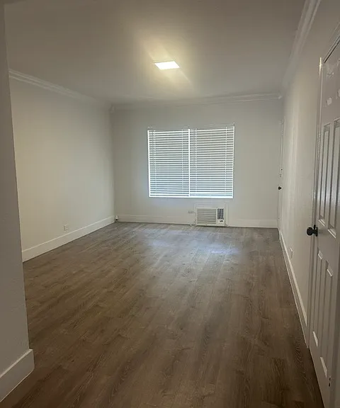 6805 Abbott Ave — Photo 5